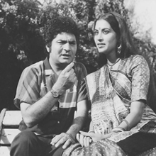 Asrani and Priya Tendulkar in Ghar Gharni Vaat